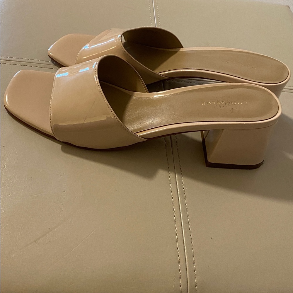 Ann Taylor Nude Beige Block Heel Mules Size 7 M - Picture 4 of 7